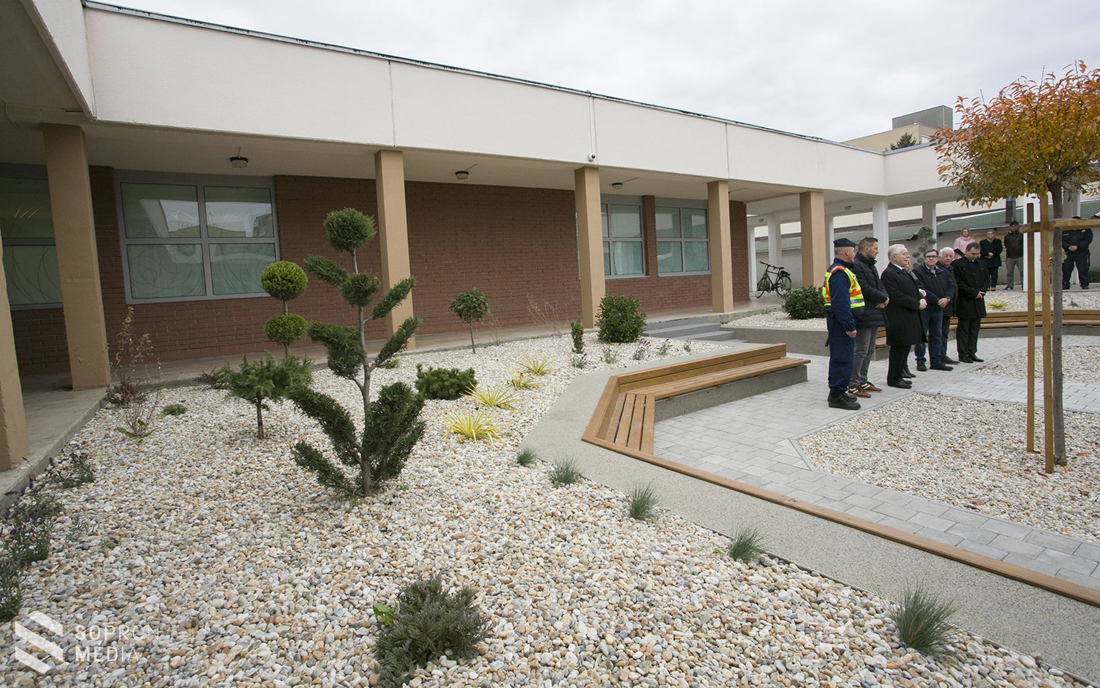 Megújult a szolgáltatóház a Jereván lakótelepen!