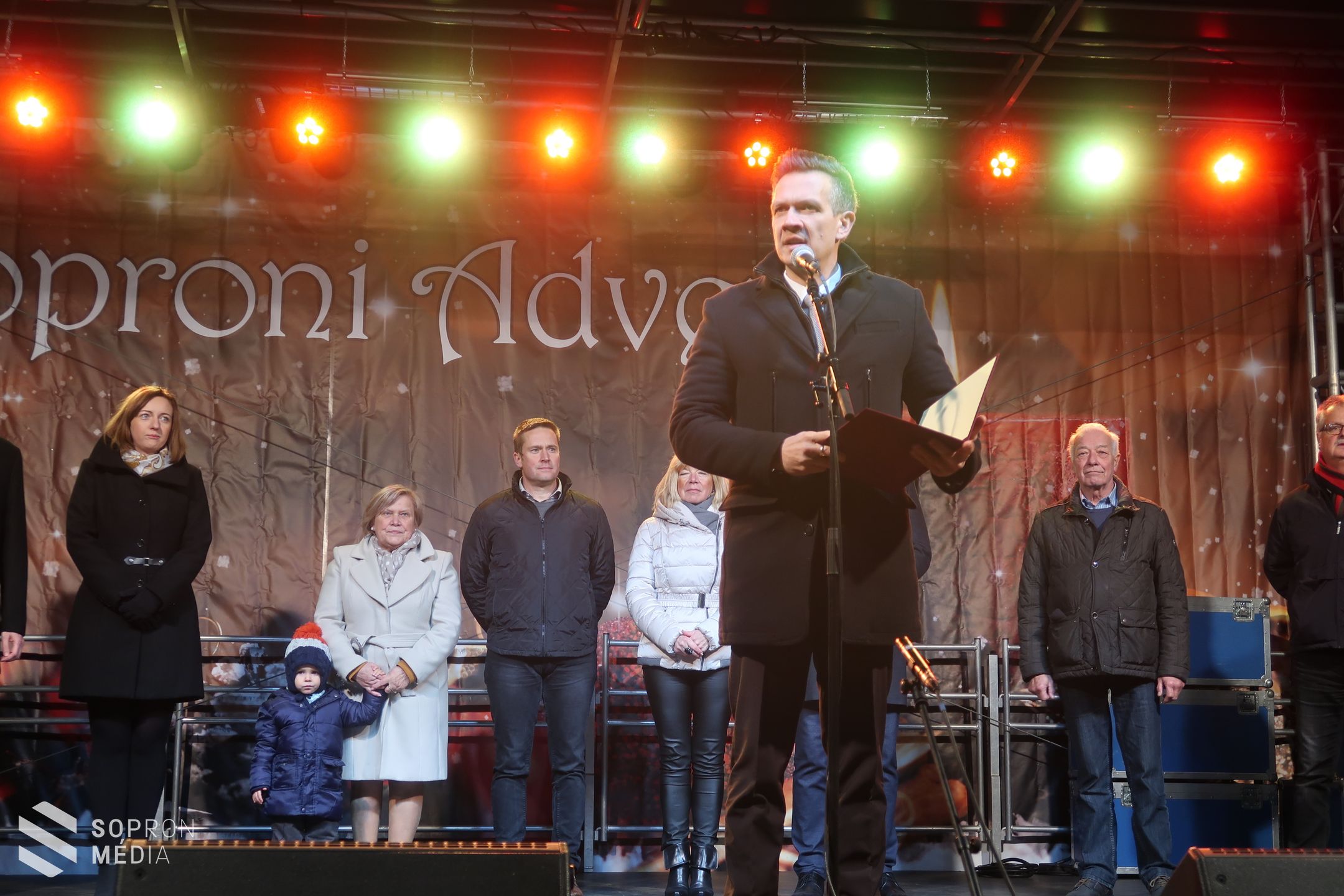 Megnyílt a karácsonyi vásár