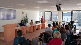 A nők elleni erőszak megszüntetésének világnapja alkalmából tartottak konferenciát a Soproni Rendőrkapitányságon