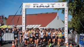 Mintegy hatszázan vágtak neki az MVM Sopron Félmaratonnak!