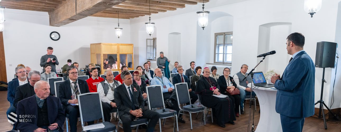 Szent Wolfgang születésének 1100. évfordulóján tartottak konferenciát  Sopronban