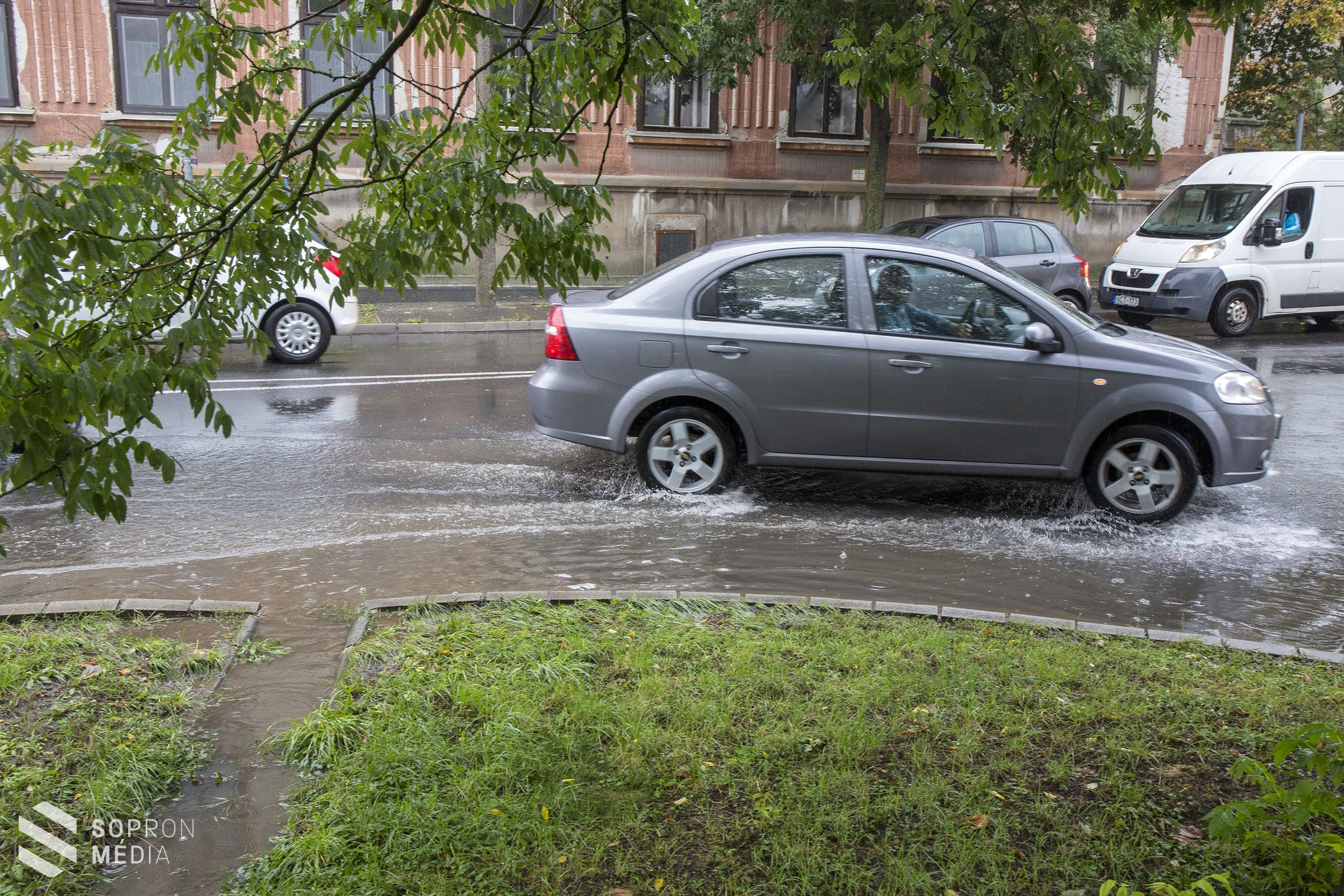 Hatalmas eső zúdult Sopronra 