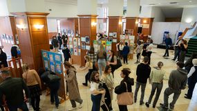 Összevont kiállítással kezdődött meg az autizmus világnapi programsorozat