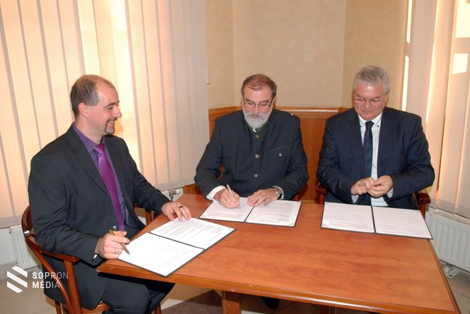 Dr. Dinnyés Álmos kancellár, Prof. Dr. Faragó Sándor és Králik Tibor