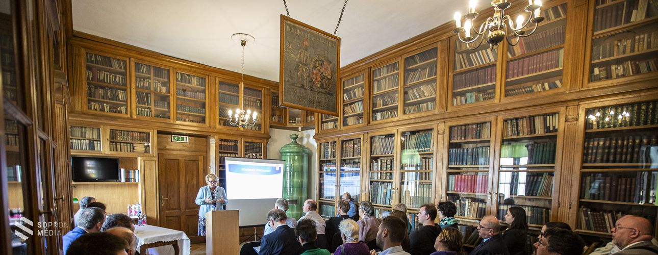 Történelmi konferencia a Soproni Levéltárban