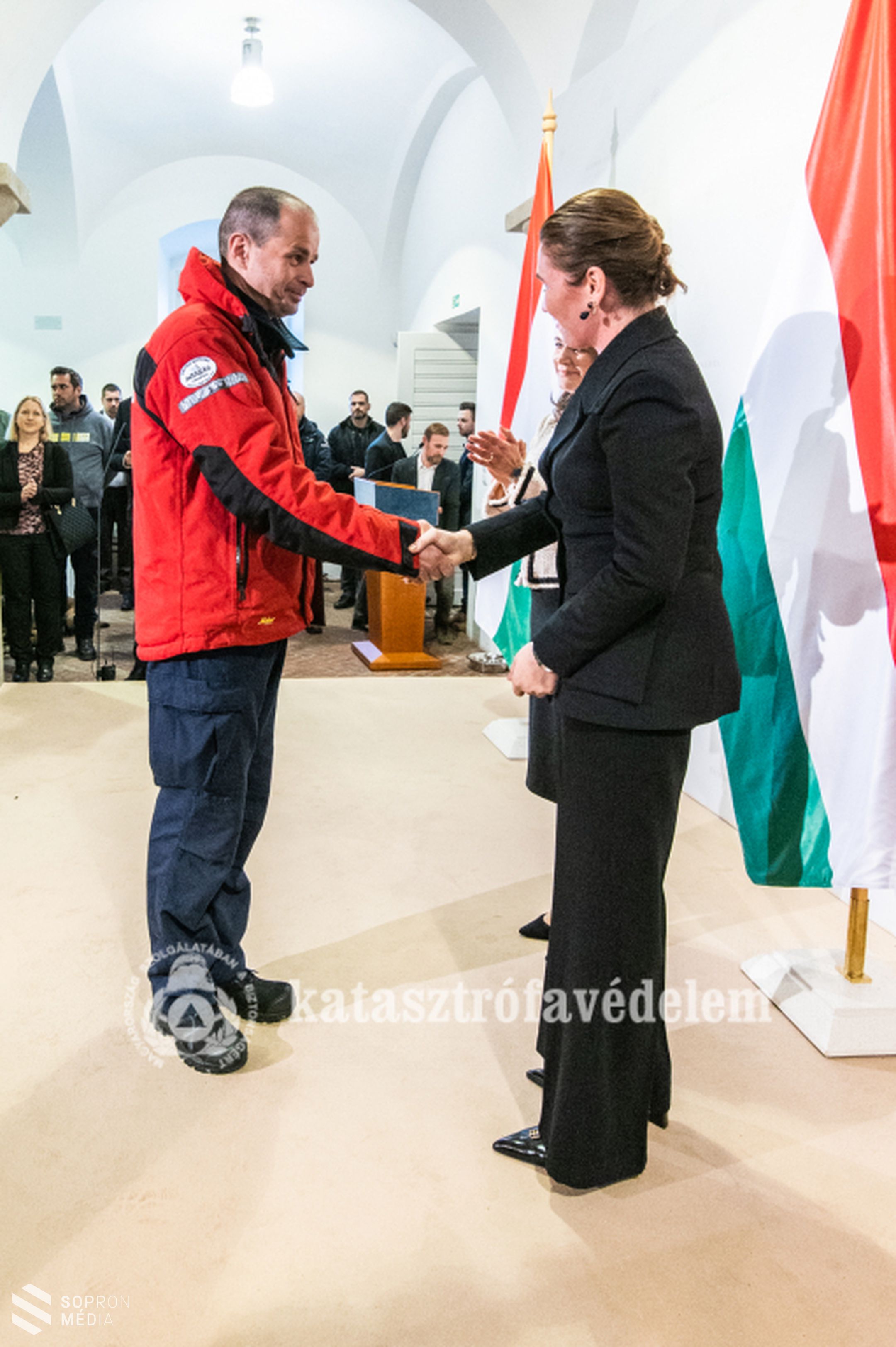 Török-szíriai földrengés - A Sándor-palotában köszöntötték a mentési munkálatok magyar résztvevőit