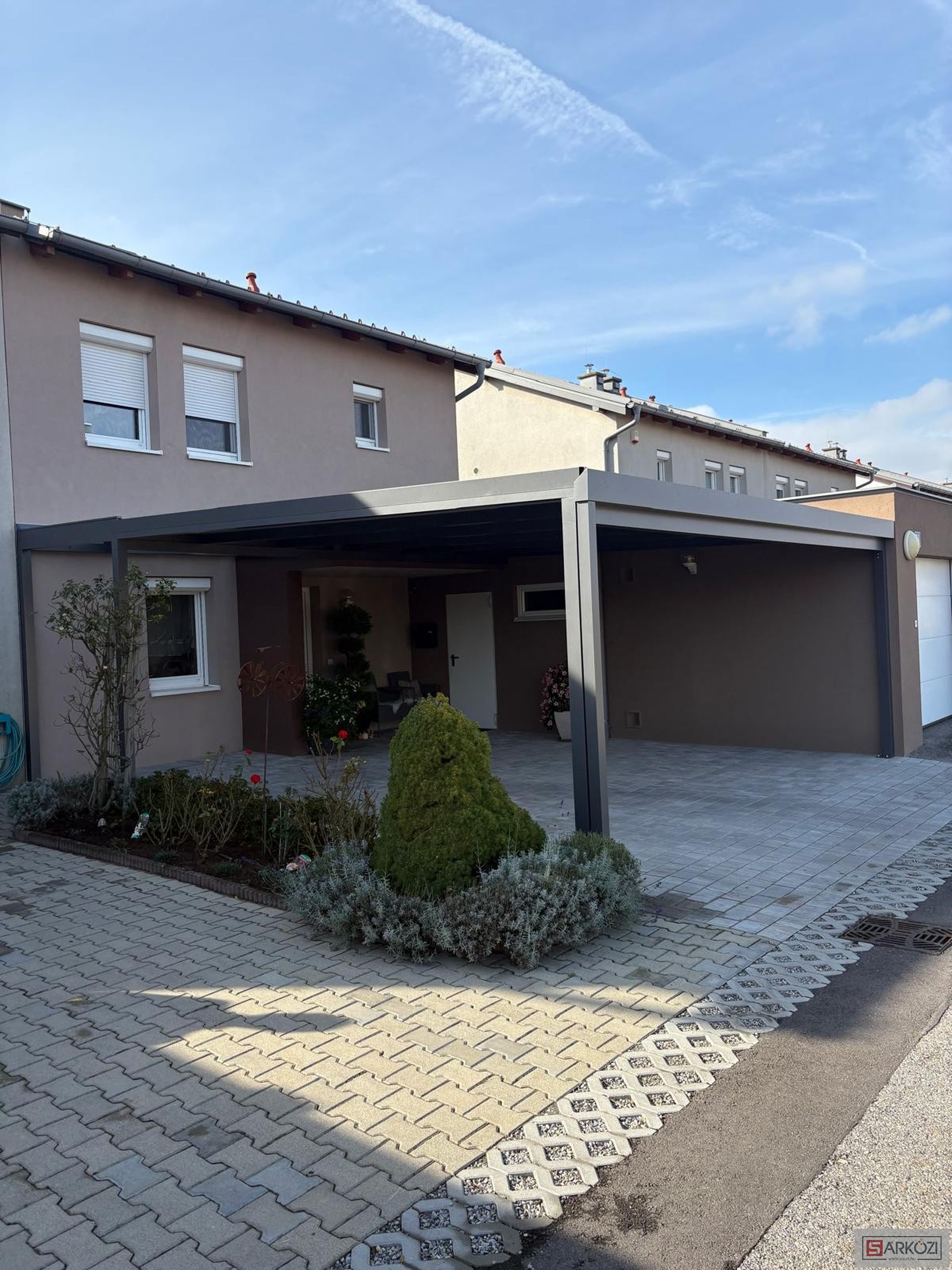 Carport 62