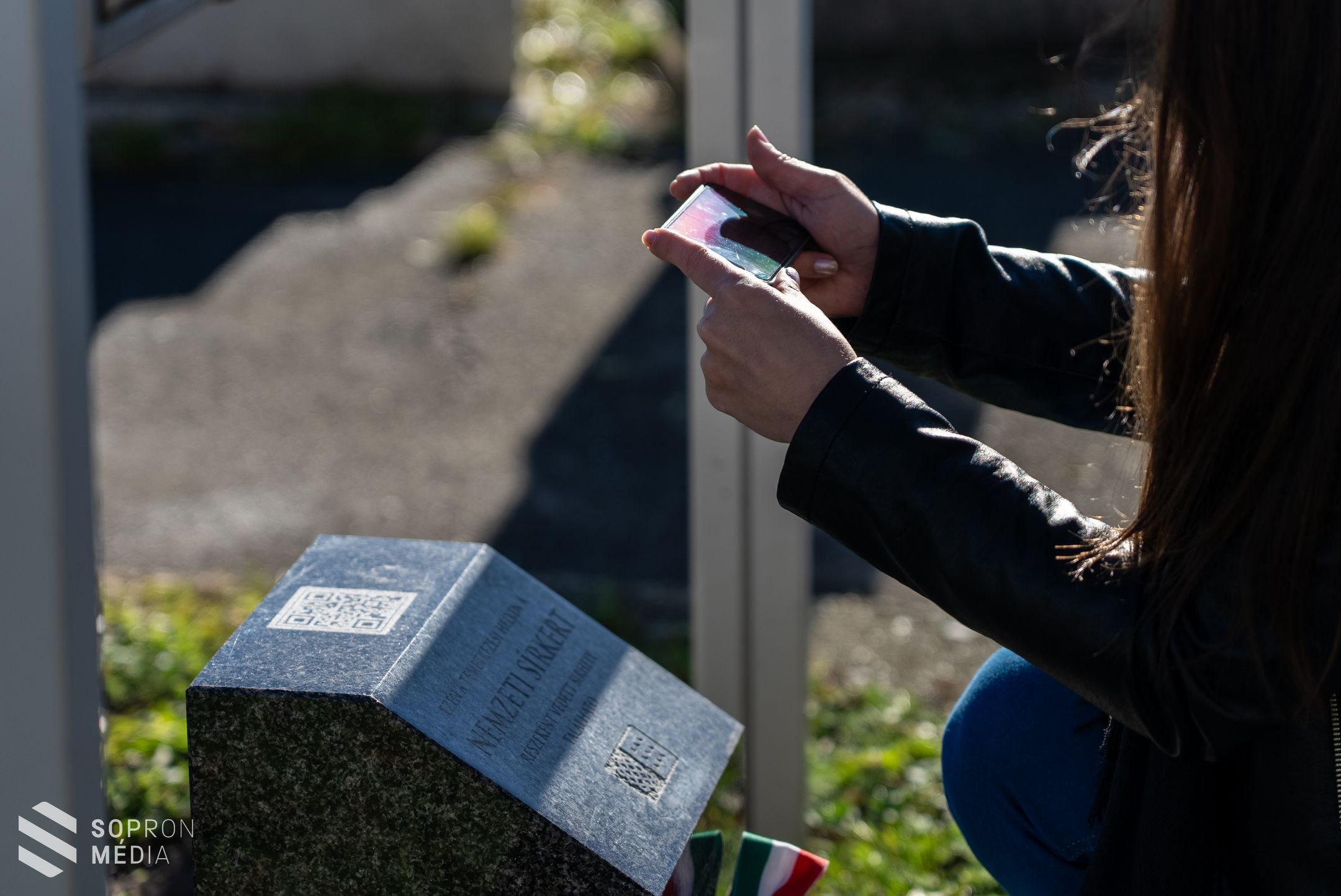 A régi Szent Mihály temetőben is elhelyezték az okos parcellakövet