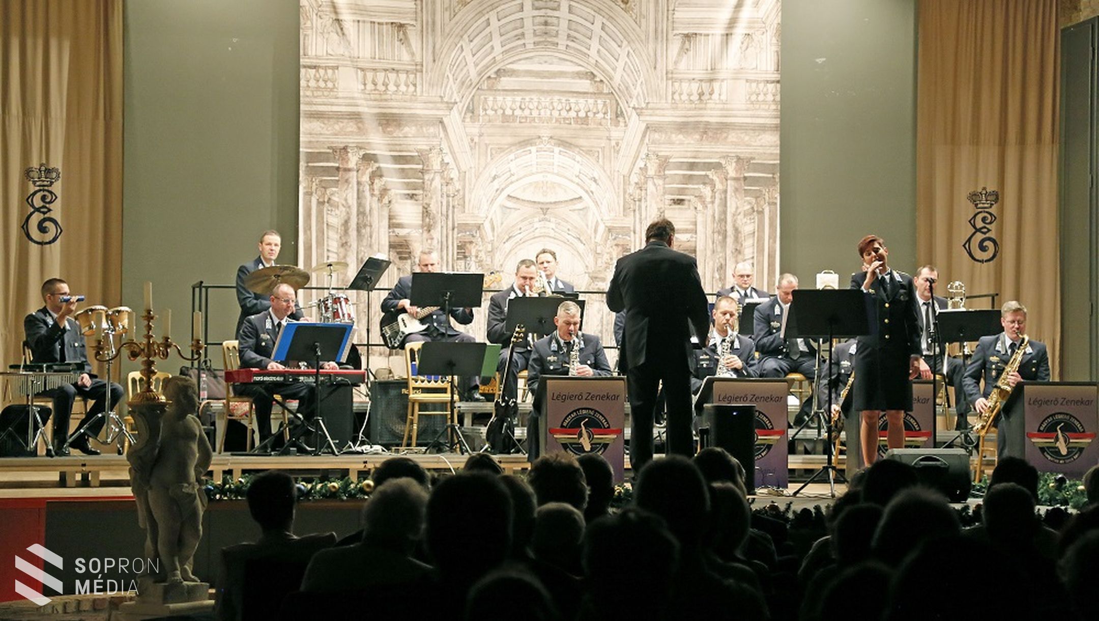 Eszterháza-Fertőd: Nagysikerű légierő zenekari ünnepi koncert
