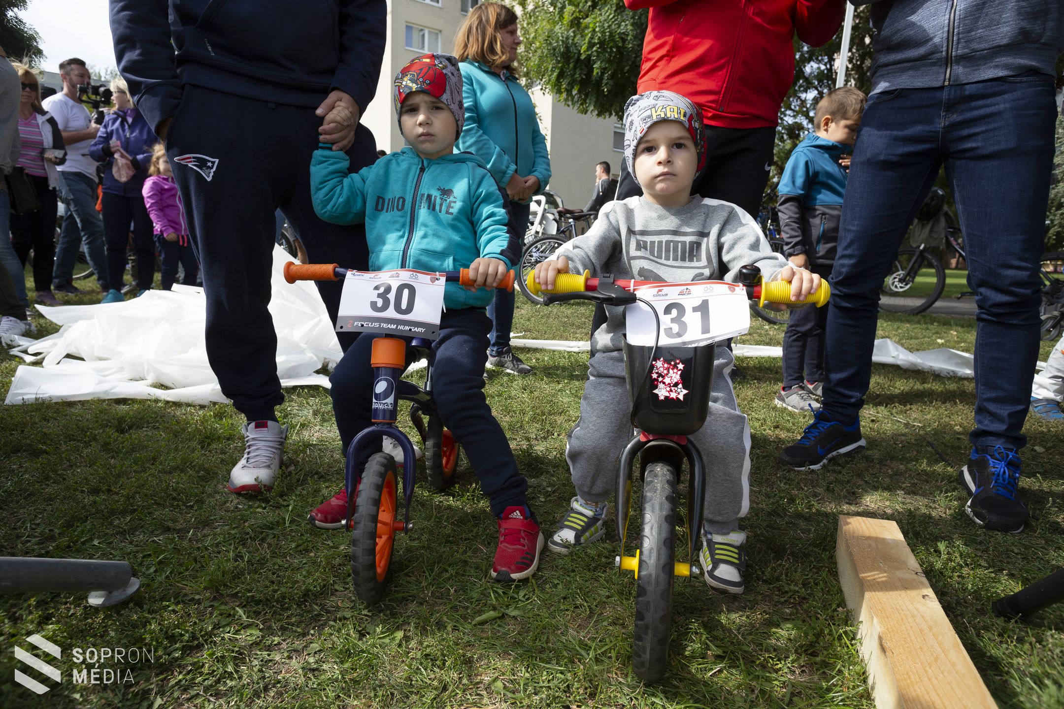 Kerékpáros felvonulás az autómentes napon