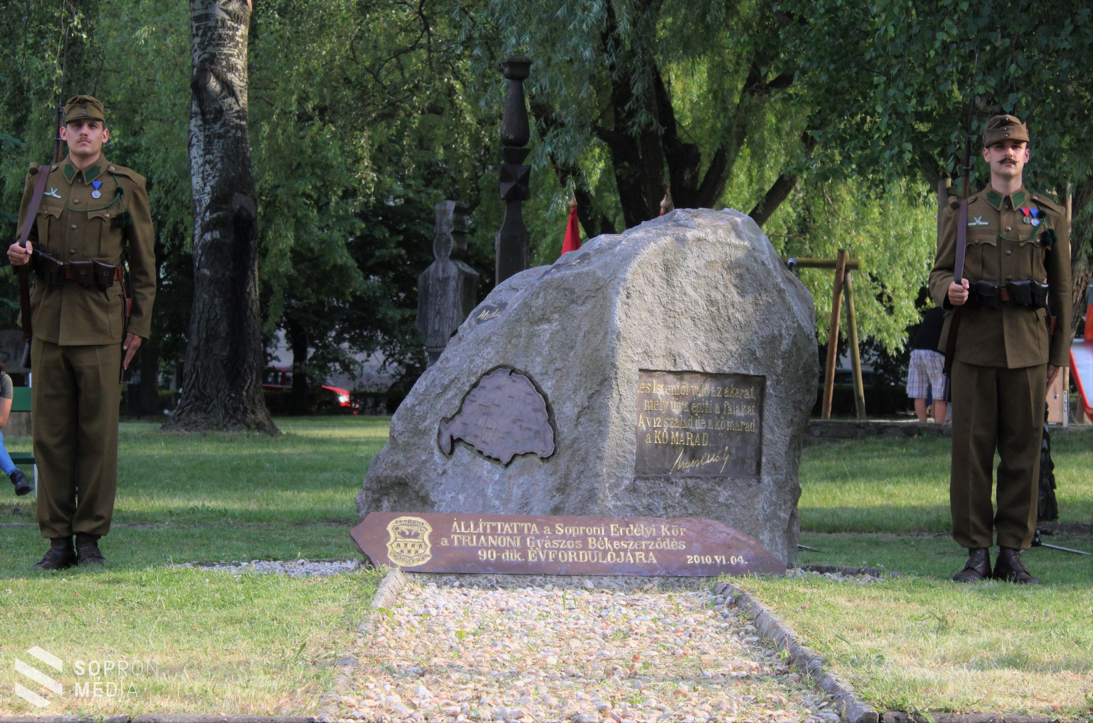 Megemlékezés volt a Barátság parkban (galéria)