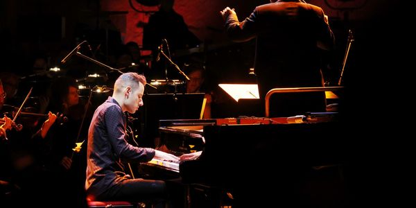 „Határok nélkül - Péter Bence és a Győri Filharmonikus Zenekar”
