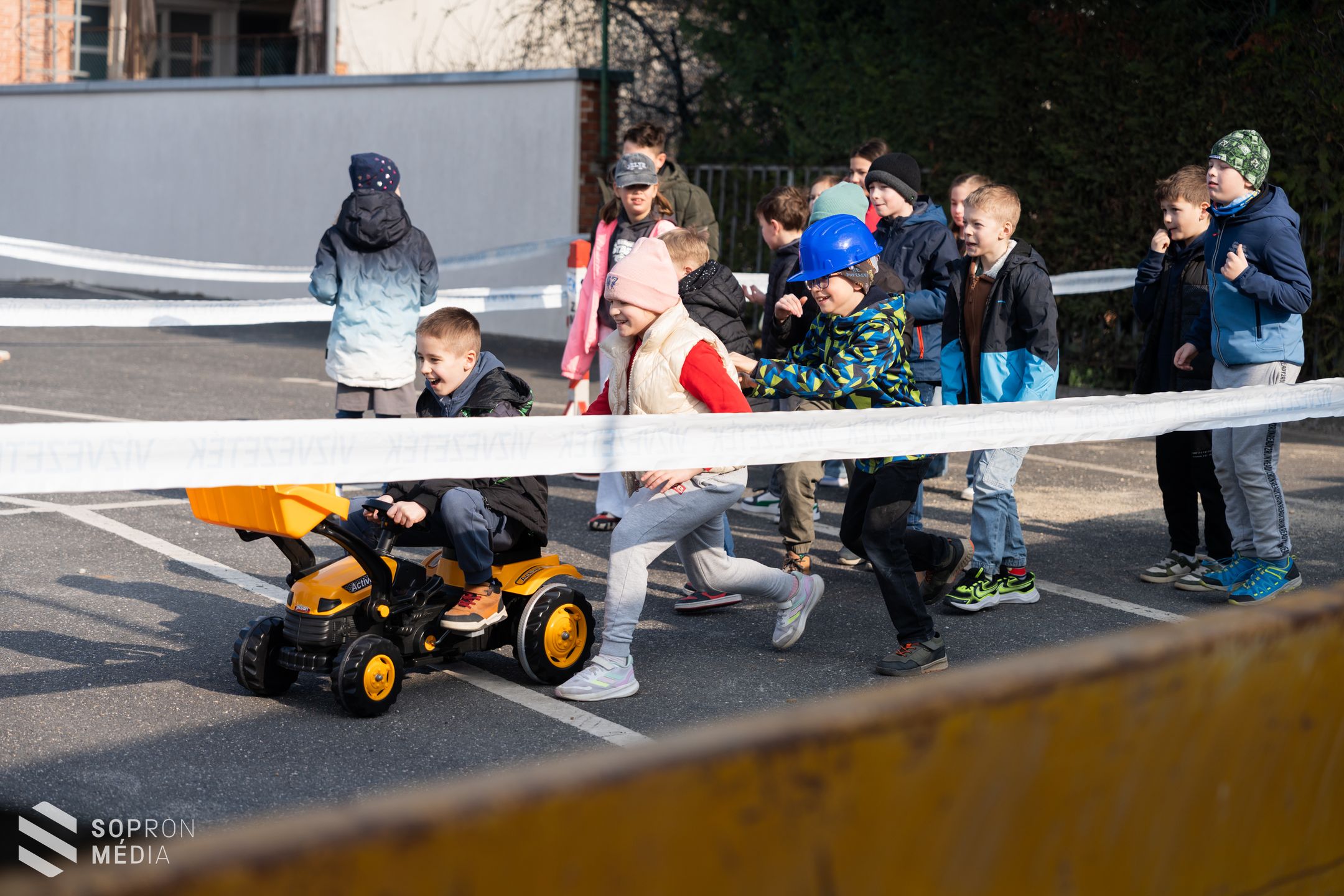 Ismét gyerekzsivajtól hangos a Soproni Vízmű Zrt. telephelye
