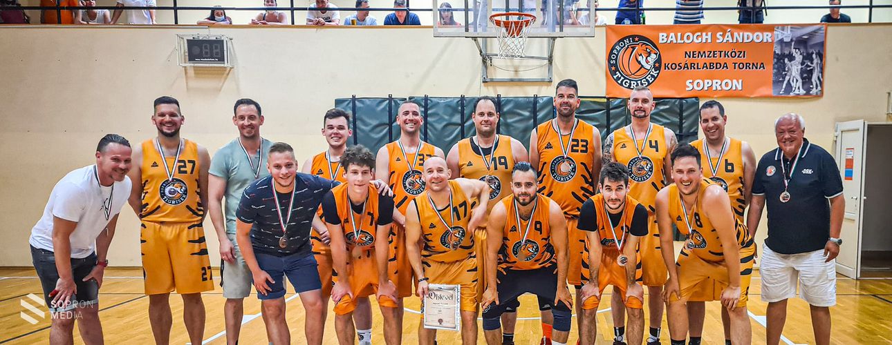 Bronzéremmel zárta a szezont a Soproni Tigrisek NB2-es csapata