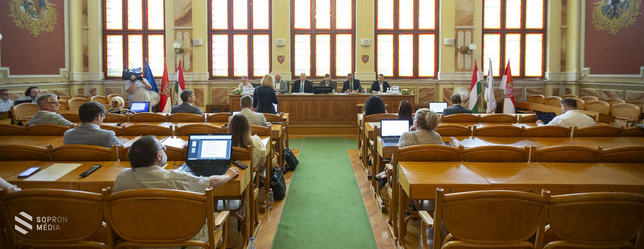 Olcsóbb lesz a parkolás az Árpád utcai parkolóházban