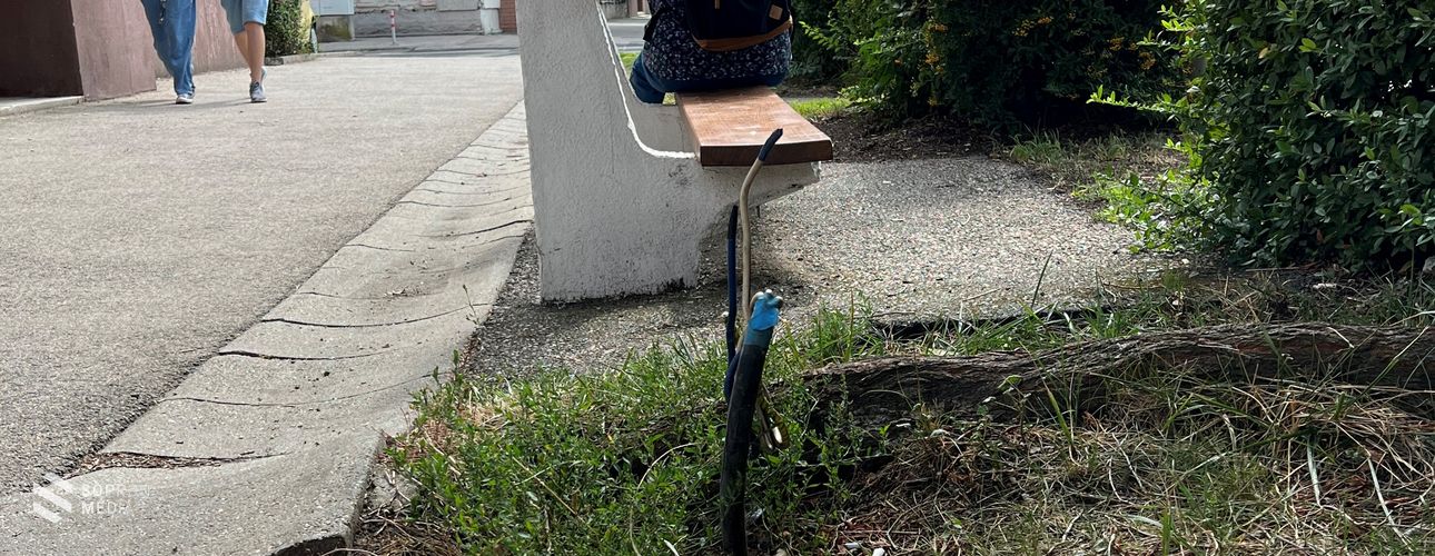 Eltávolították a földből kiálló elektromos kábeleket