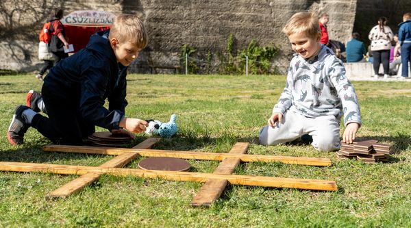 Itt szalad a nyulacska!