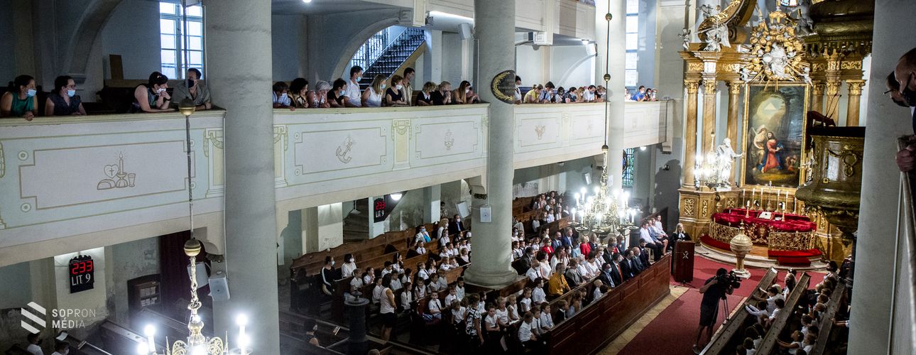 Hunyadi évnyitó - új igazgató irányítja az evangélikus iskolát
