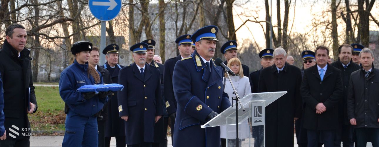 Új járőrgépjárműveket adott át Győr-Moson-Sopron megye rendőrfőkapitánya

