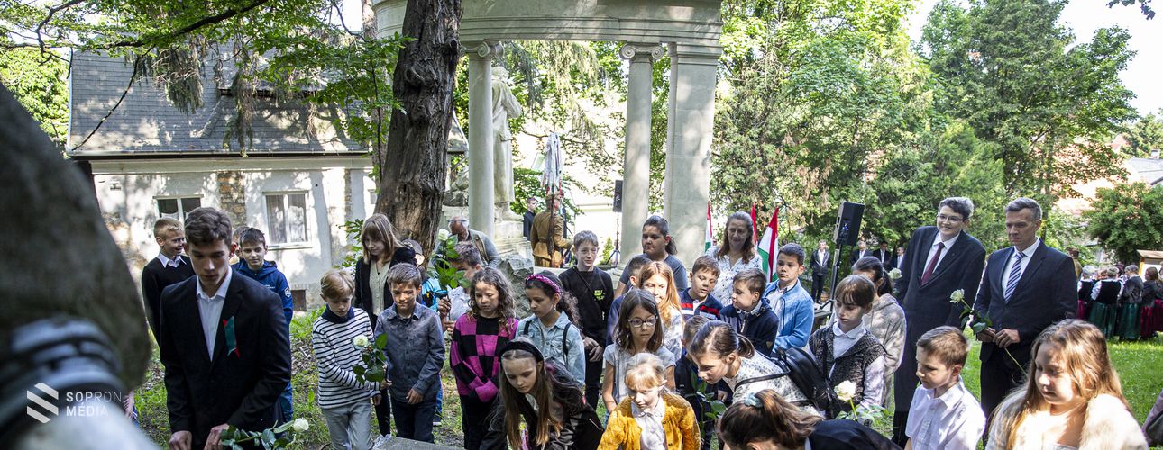 A hősökre emlékeztek