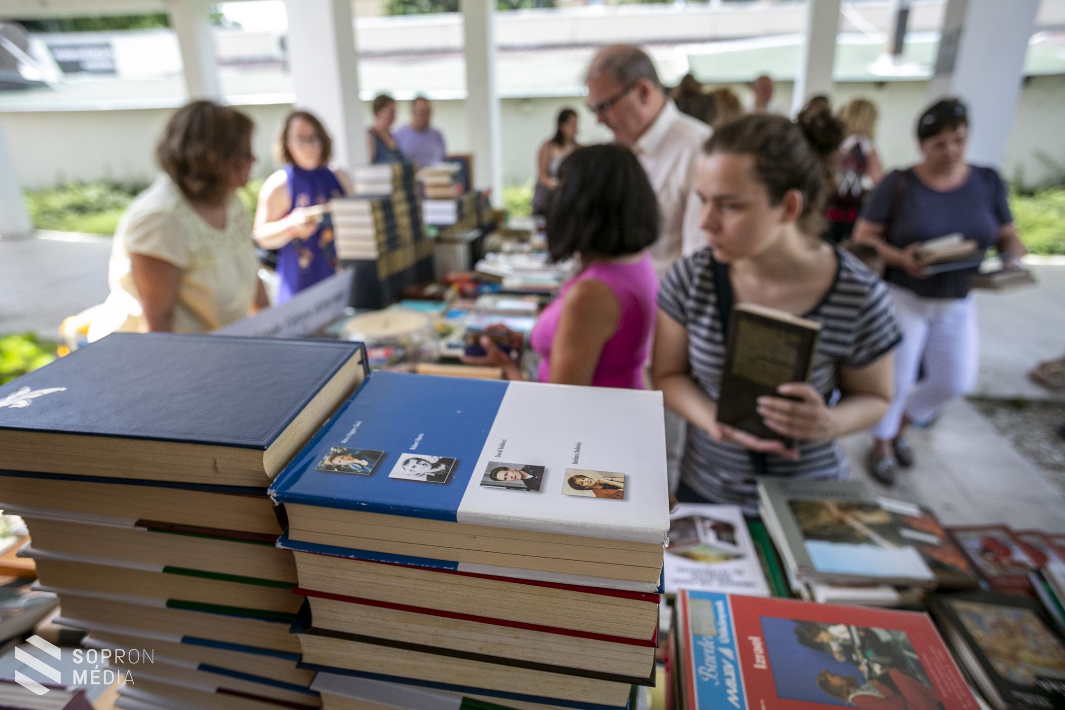 Idén először tartottak Ünnepi Könyvhetet a Jereván lakótelepen