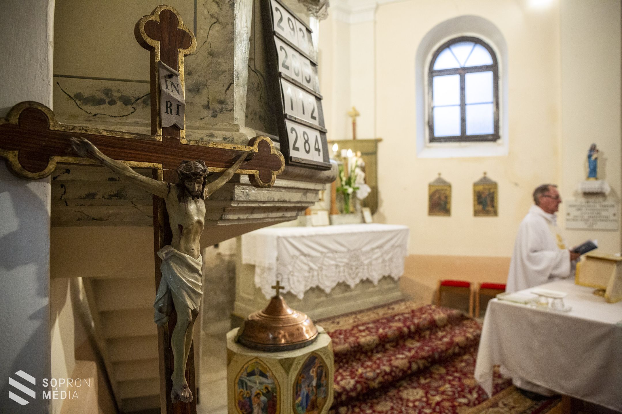 Trianoni emlékművet avattak Fertőbozon