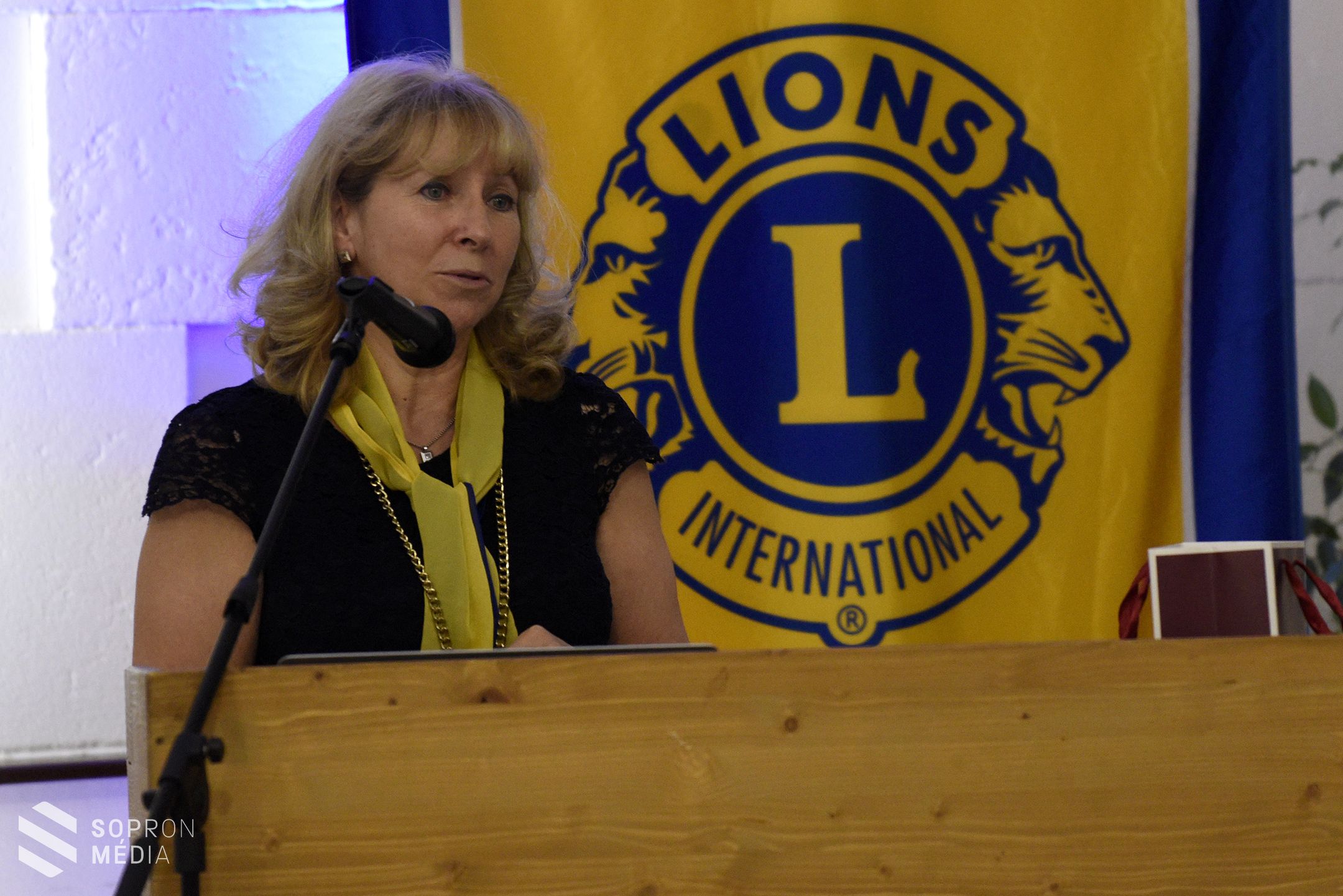 Új elnököt választott és tagokat avatott a Soproni Lady Lions Club