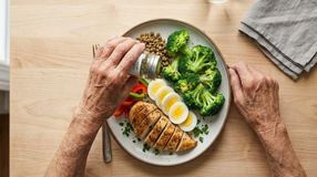 Időskori izomvesztés: hogyan lassítsuk le a természetes folyamatot?