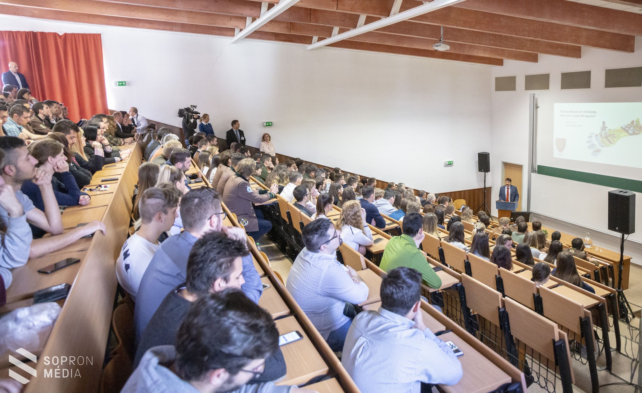 Sopronban tartott előadást Áder János
