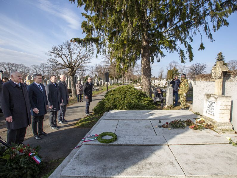 Megemlékeztek a kommunista diktatúrák áldozatairól Sopronban