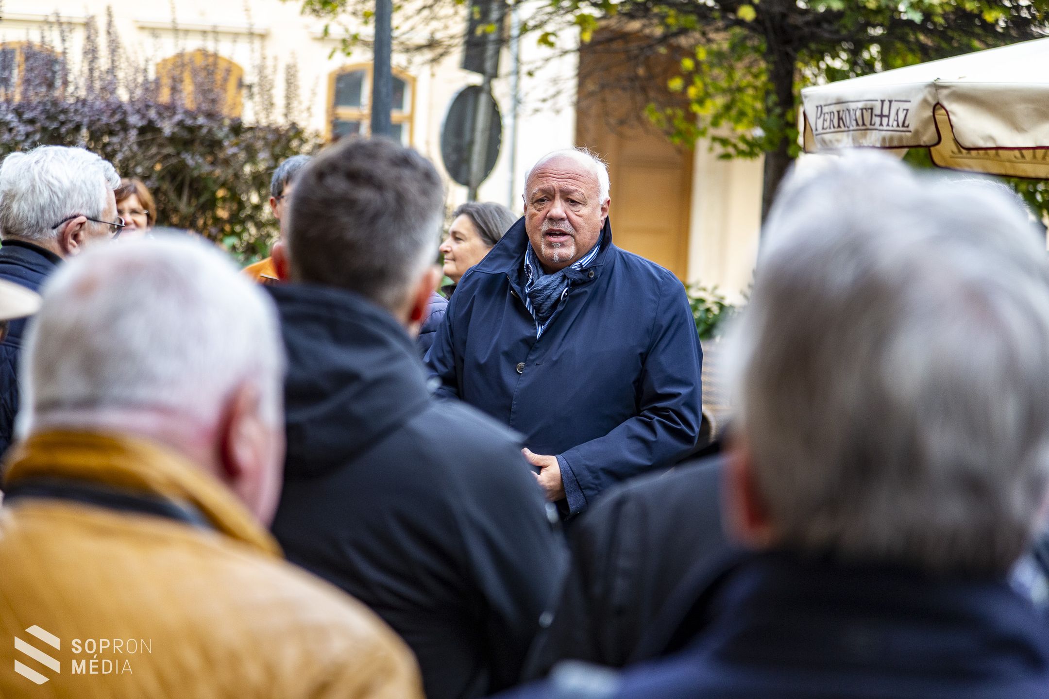 A járvány miatt nehéz helyzetbe került családokat támogatták a Rotary sétával