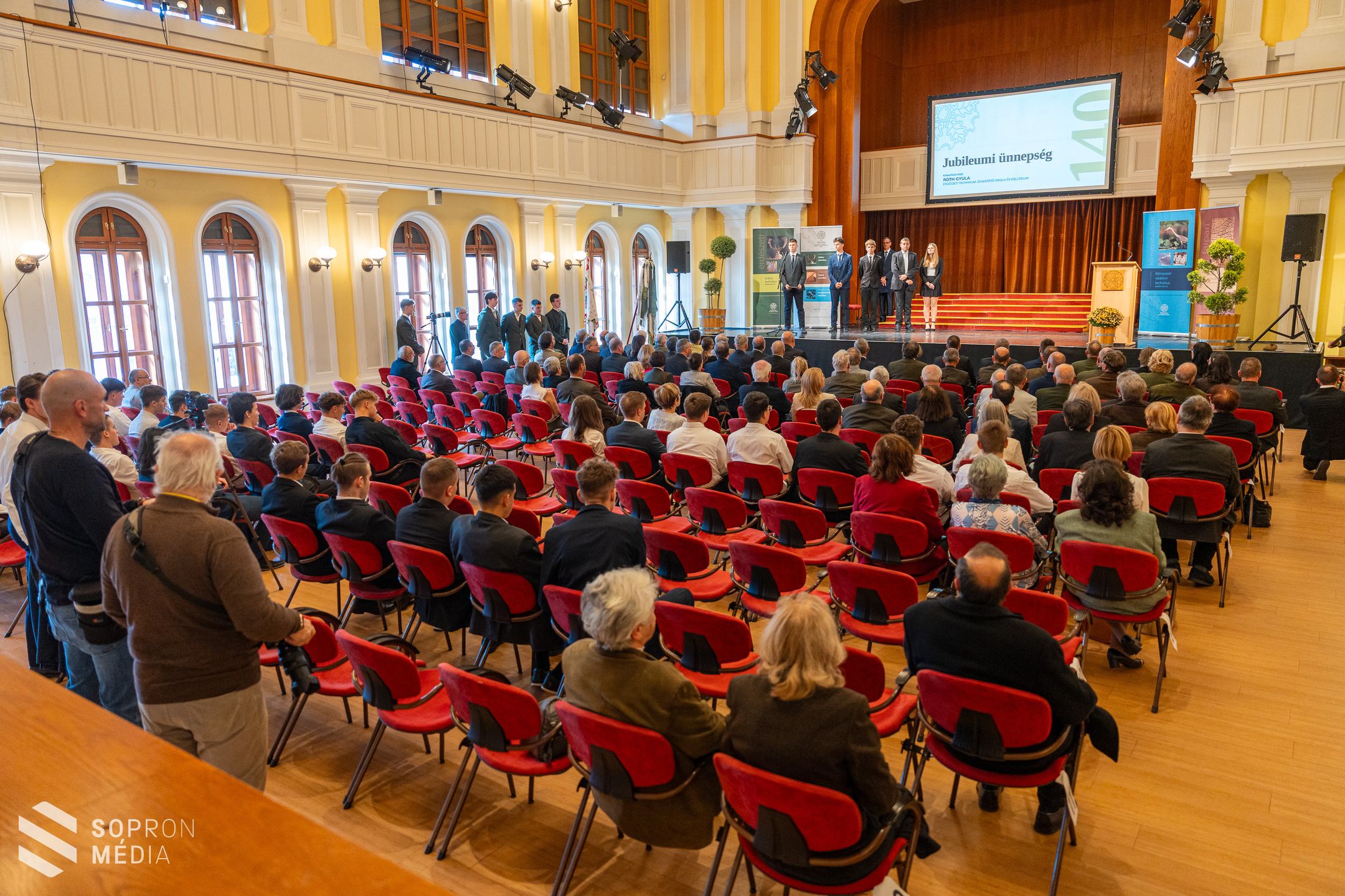140 éves jubileumot ünnepelt a Roth Gyula-technikum a Liszt-központban