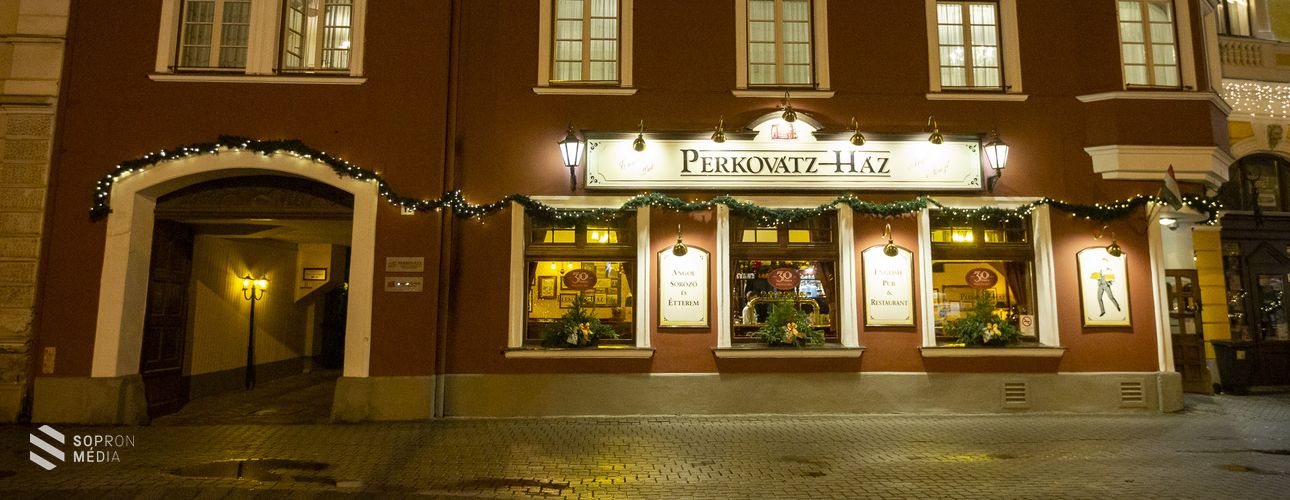 Perkovátz-Ház: 30!
