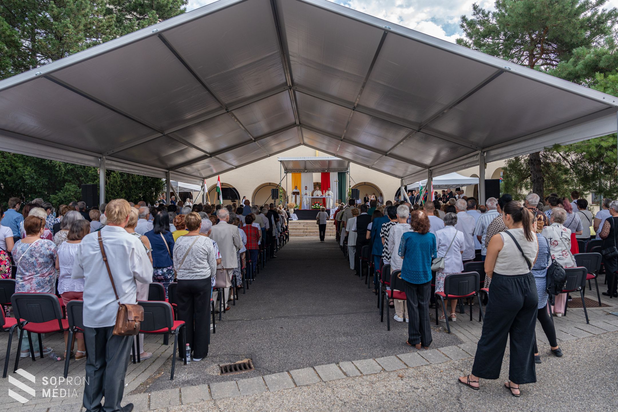Szentmisével ünnepelték az államalapítást a Szent István-templomban