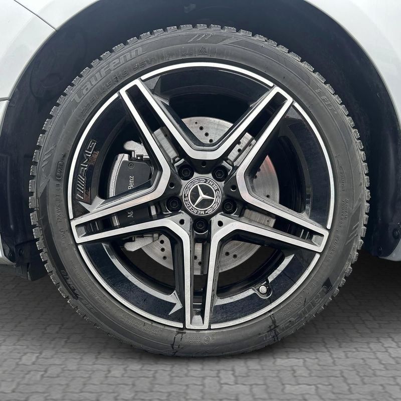 MERCEDES-BENZ