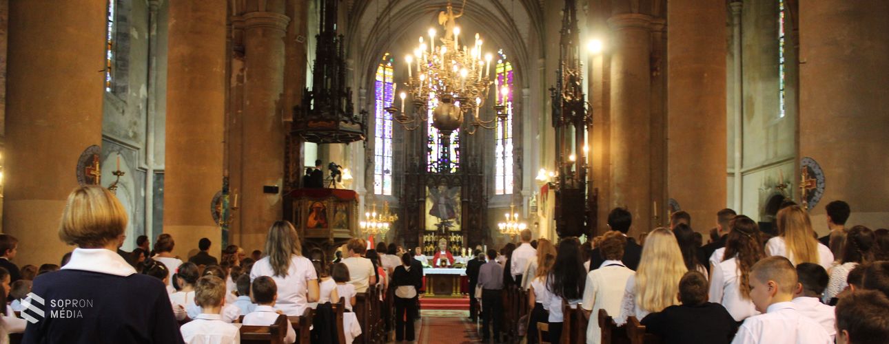 Tanévnyitó a Szent Mihály templomban