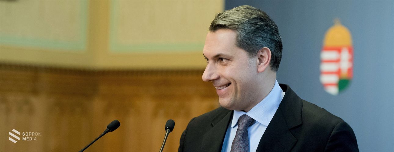 Lázár: egyes hatáskörök közös gyakorlása az EU-val nem sértheti az ország szuverenitását