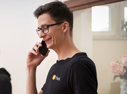 Telefonos kapcsolatfelvétel lépés képe