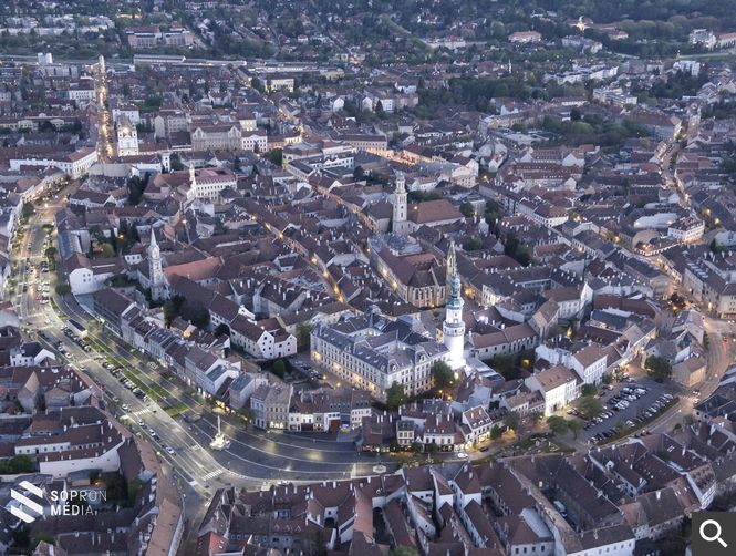 A Hetedik Műterem Kft.-t a soproni Várkerület megújításához kapcsolódó építészeti tervezés és tervpályázatok területén elért kiváló eredményeiért díjazták.
