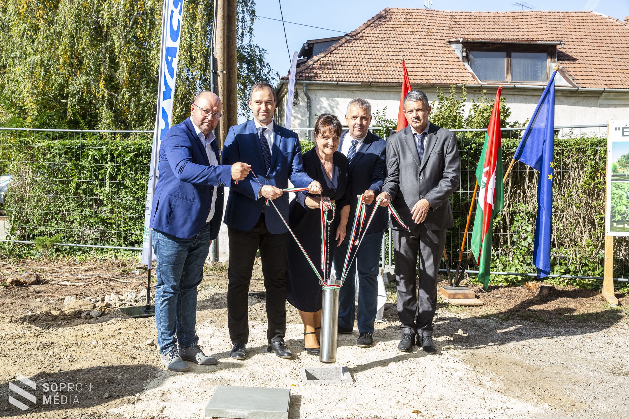 Letették az ágfalvi egészségház alapkövét