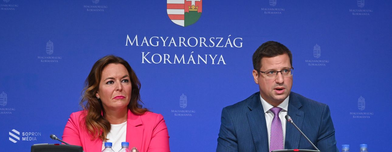 Gulyás Gergely: a gyermekvédelmet, a közös uniós hitelfelvételt és a honvédséget is érinti az alaptörvény módosítása