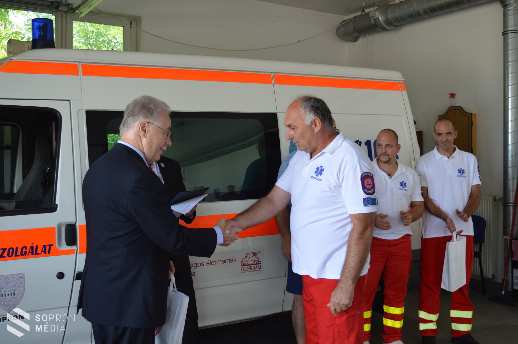 Elismerésben részesültek a soproni mentők