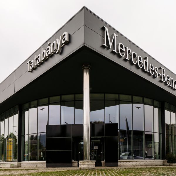 Mercedes - Benz márkaszerviz megnyitó Tatabánya