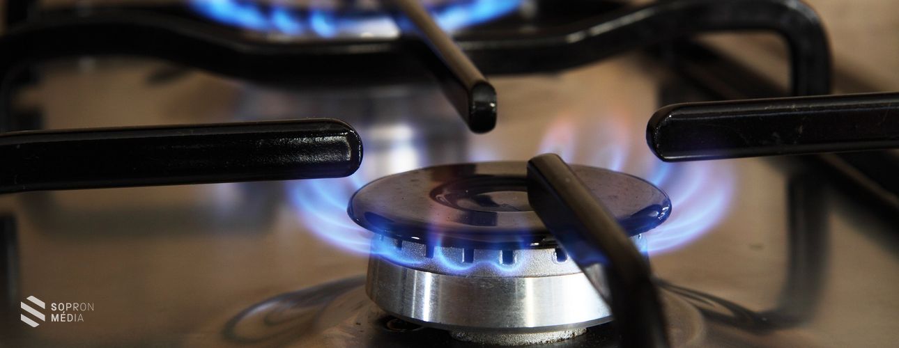 Lantos Csaba: átlagfogyasztás felett sem emelkednek a gáz- és áramárak januártól