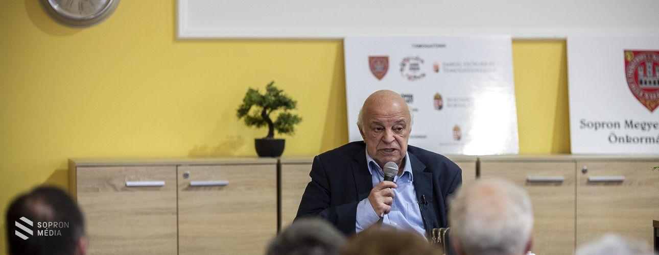 Nógrádi György: közel kerültünk egy világméretű fegyveres konfliktus kirobbanásához