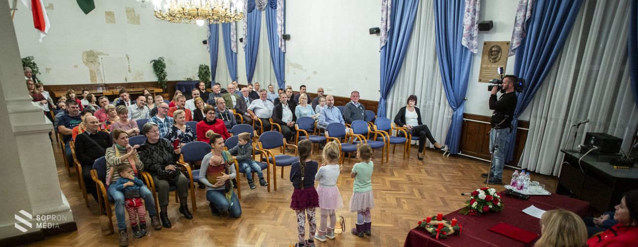 Önzetlen segítőket köszöntöttek