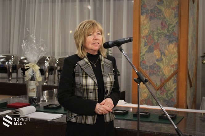 Tóth Éva, SMJV. gazdasági bizottságának elnöke