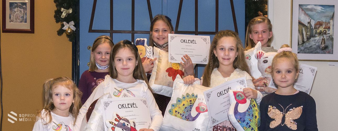 A Kabala rajzpályázat nyerteseit díjazták a Soproni Petőfi Színházban 