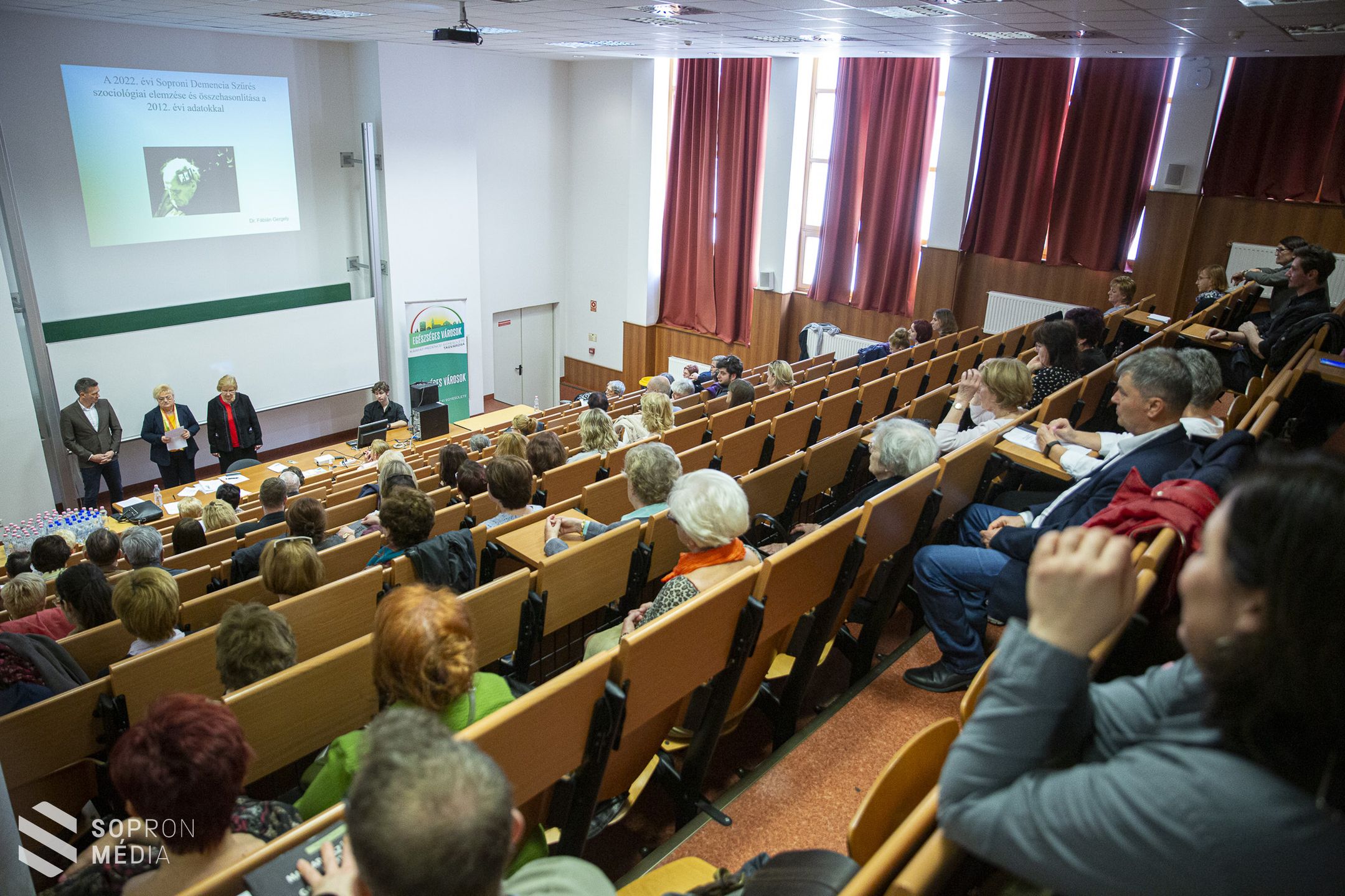 Idősügyi Tudományos Szakmai Konferenciát tartottak Sopronban