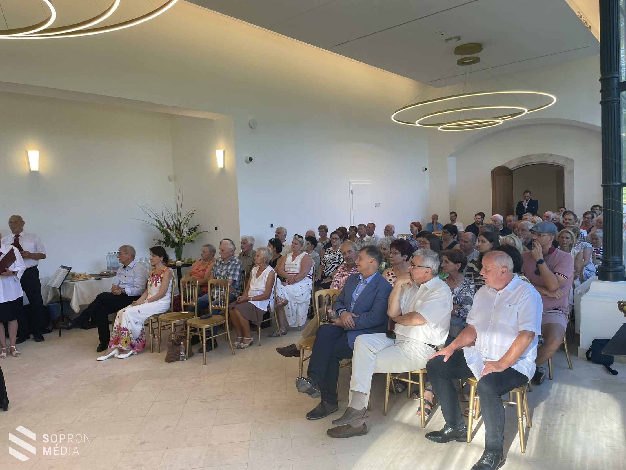 Nagycenki képek a rendszerváltástól napjainkig – Könyvbemutató